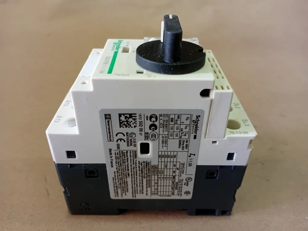 1.6 Amp, 3 Pole, 600 volts Manual Motor Starter Selector Switch GV2P06