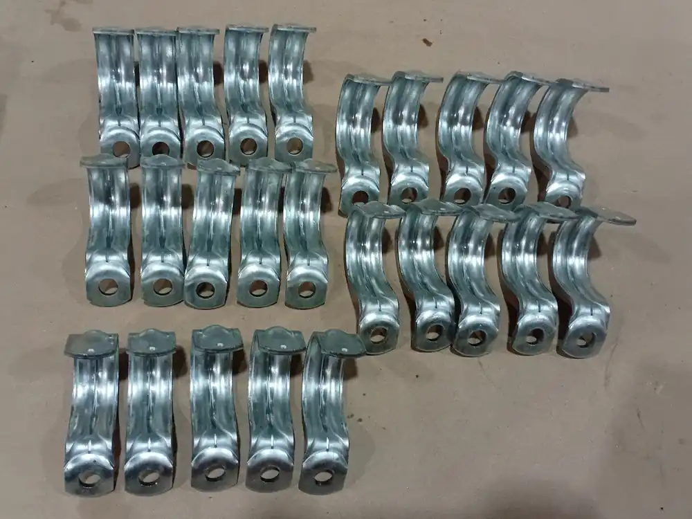 1-1/2" One Hole Rigid Straps CI1212 (Box of 25)