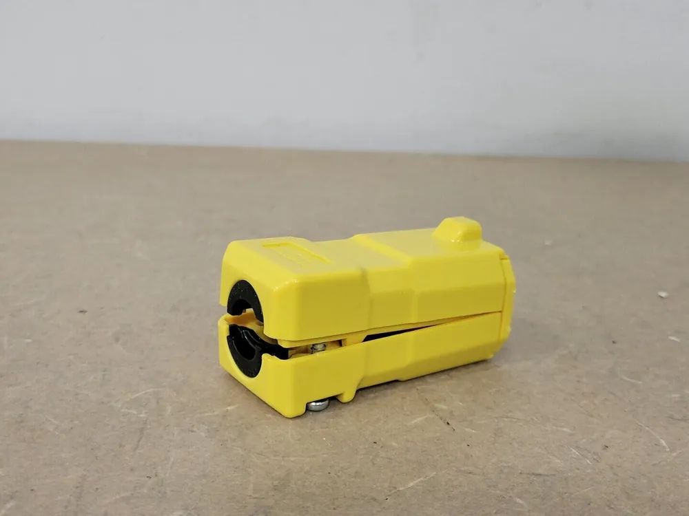 15A 125V Straight Female Connector HBL5969VY (Box of 4)