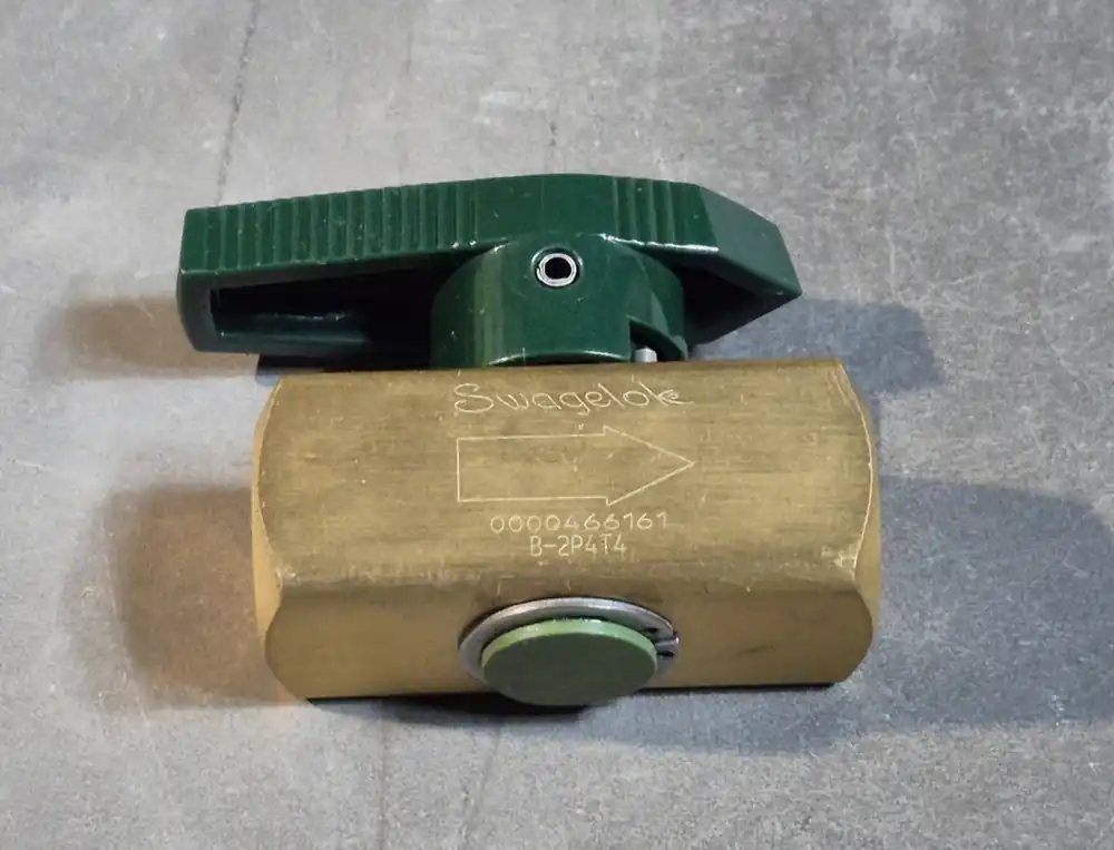 1/8" FNPT Brass Quarter-Turn Instrument Plug Valve B-2P4T4 (Box of 3)