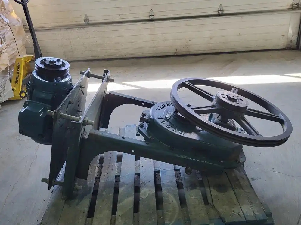 Gear Reducer TA6307H40 w/ 7.5 hp Motor SD100 & Sheave