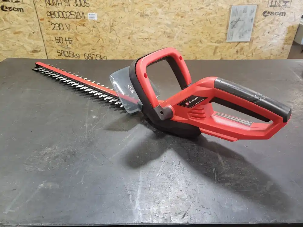 3410709 18V 18 Cordless Hedge Trimmer Kit
