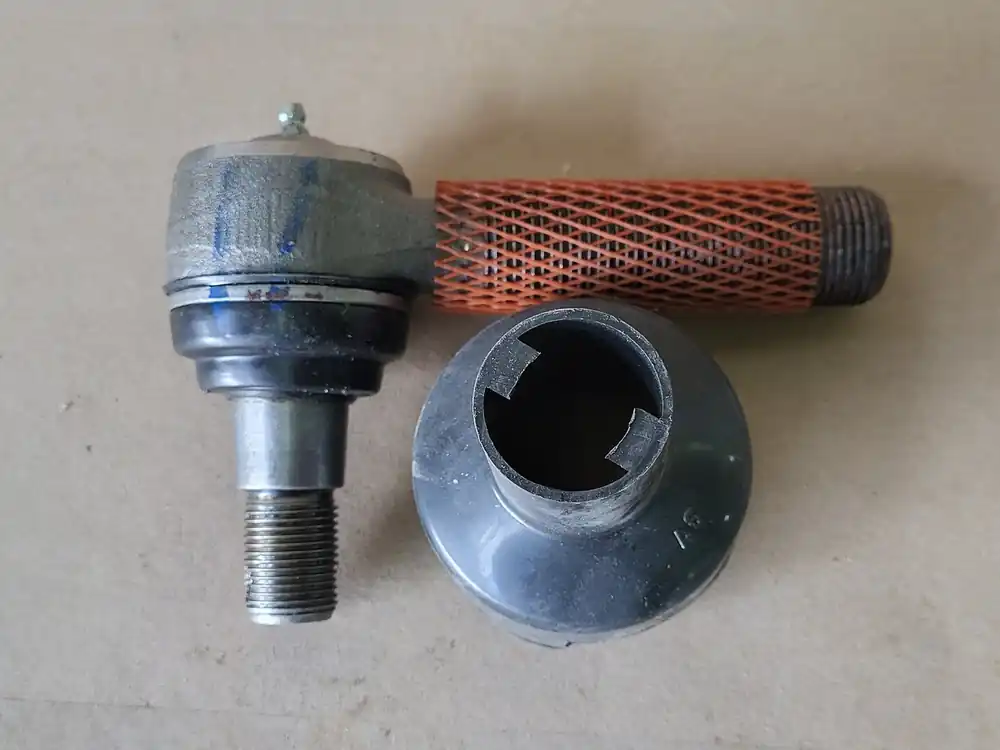 Front Axle Tie Rod End R230068