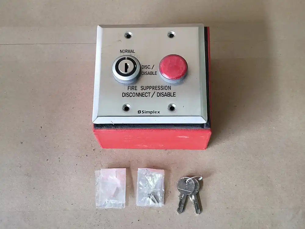 Surface Mount Maintenance Switch 0637664
