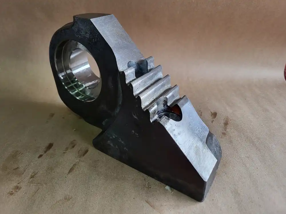 Track Link Split Master (RH Pin End) 8S-0943