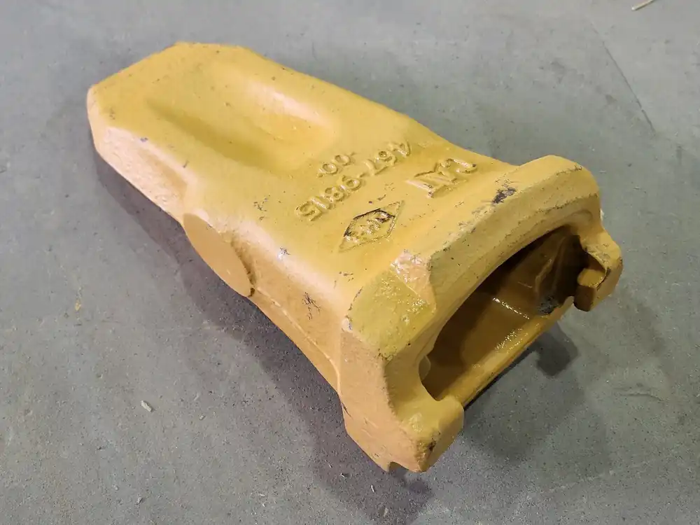 K130 Heavy Duty Loader Bucket Tip 467-9815