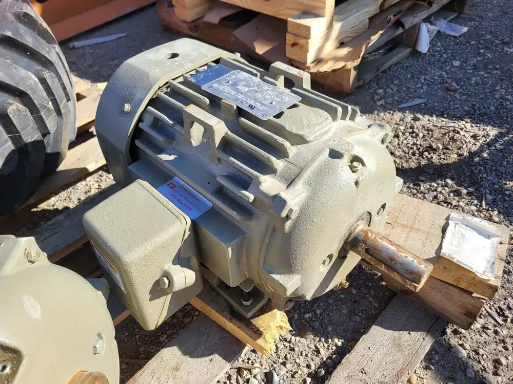 10 hp, 460 volts, 1765 rpm, 215T Electrical Motor 5KS215SAA208, M99TZ