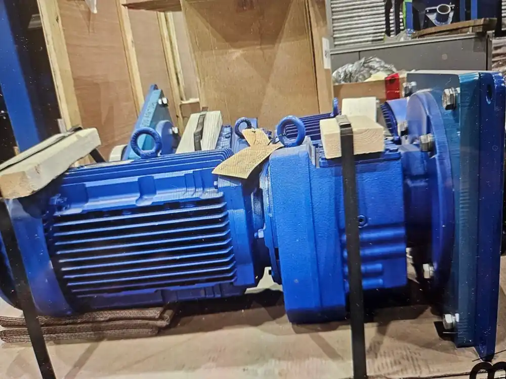 CMX1500 Pump & 20 HP Motor & Gear Reducer