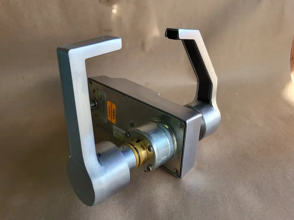 Pushbutton Cylindrical Lock LL1021S-26D-41