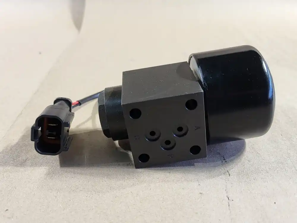 Solenoid Valve 561-13-51310