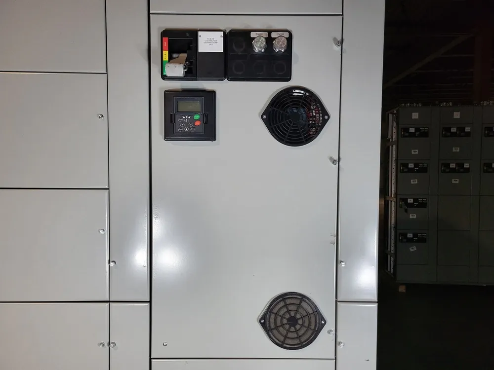 2 hp, 600 Volts, 3-Phase VFD SVX002A1-5A4N1 Bucket for Freedom 2100 MCC Frame