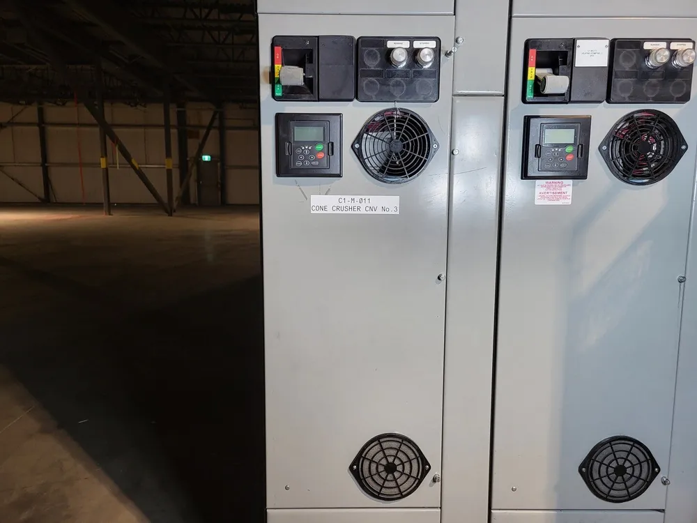 15 hp, 600 Volts, 3-Phase VFD SVX015A1-5A4N1 Bucket for Freedom 2100 MCC Frame