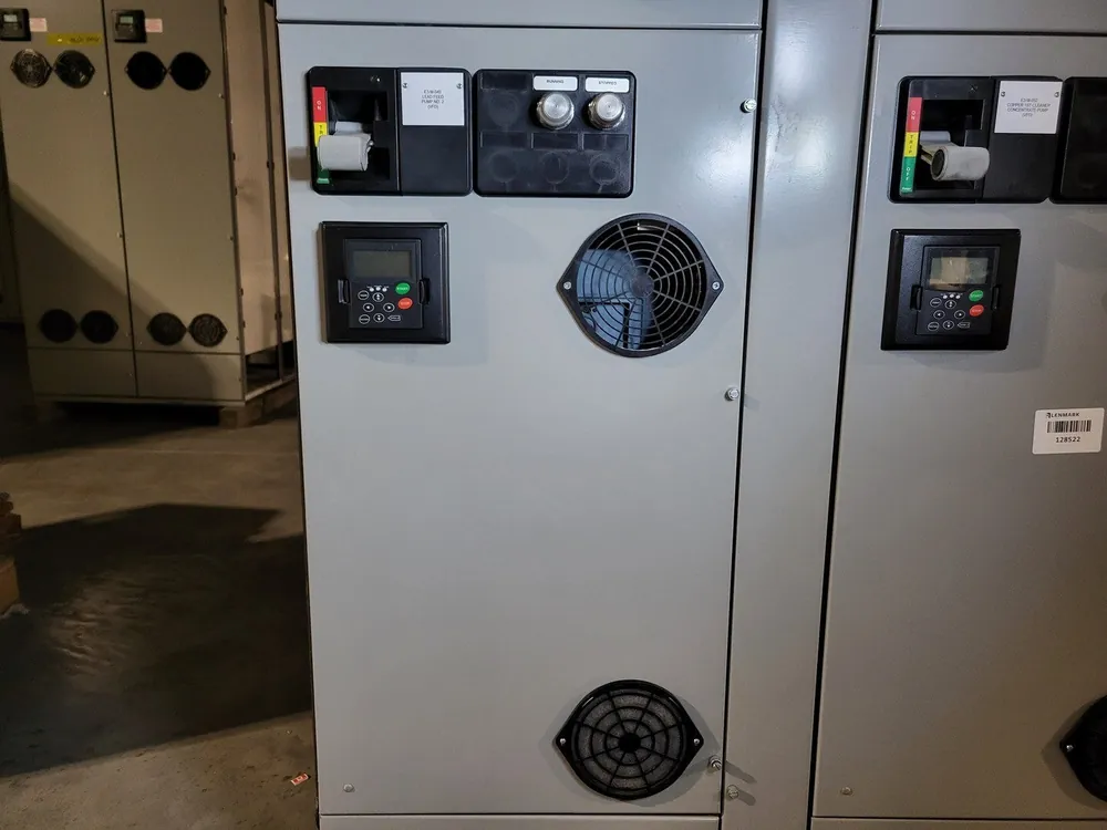30 hp, 600 Volts, 3-Phase VFD SVX025A1-5A4N1 Bucket for Freedom 2100 MCC Frame