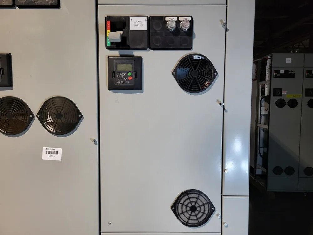 15 hp, 600 Volts, 3-Phase VFD SVX010A1-5A4N1 Bucket for Freedom 2100 MCC Frame