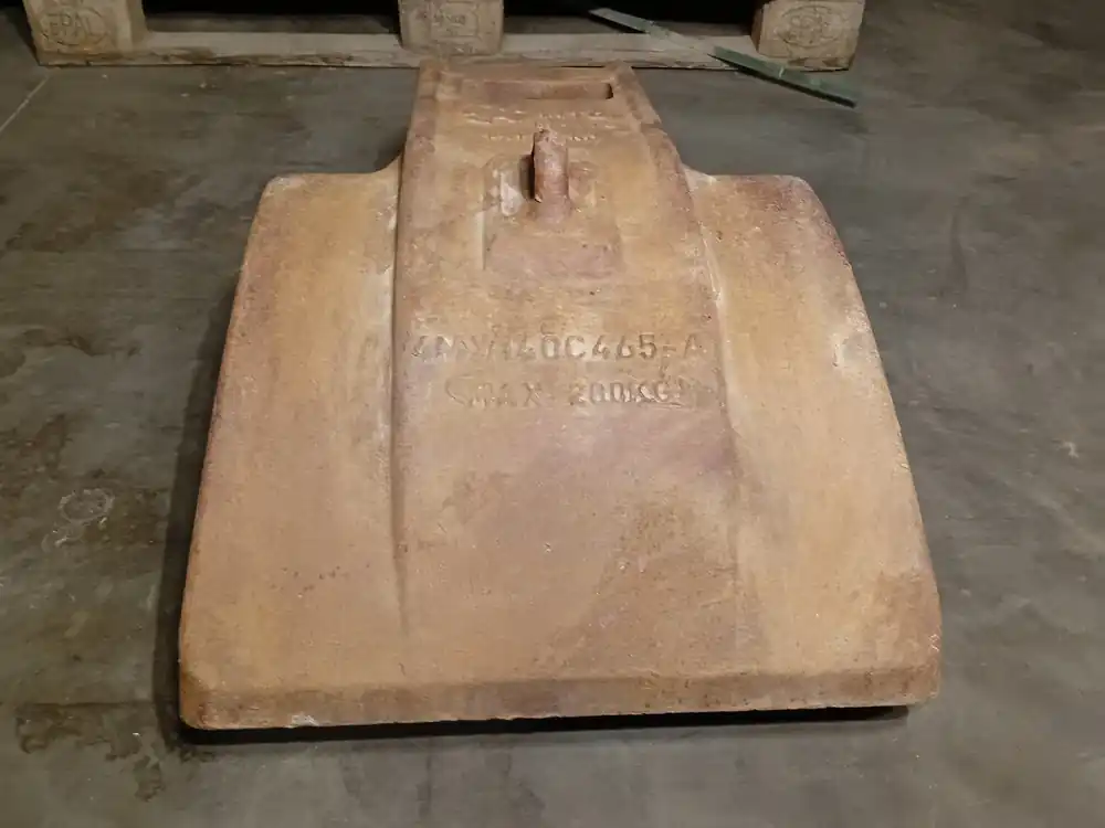 Center Lip Shroud 4MX140C465-A