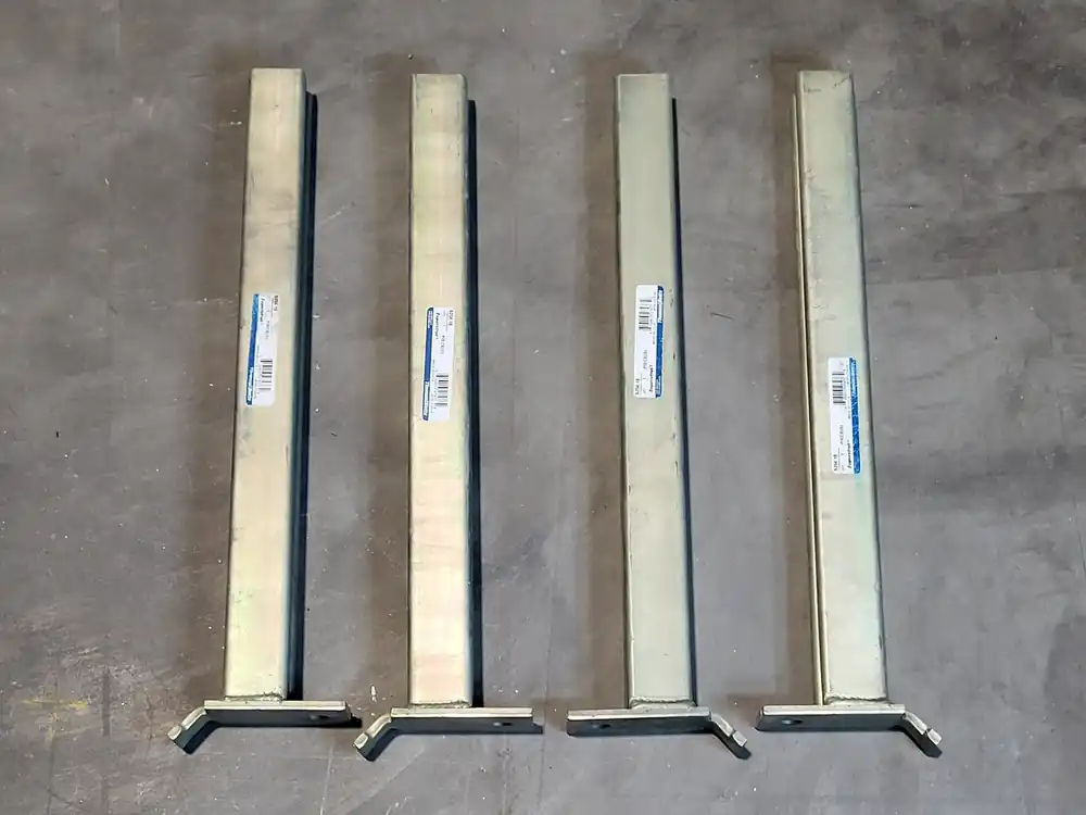 18" Cantilever Half-Slot Channel Bracket S256-18 (Box of 4 pcs)