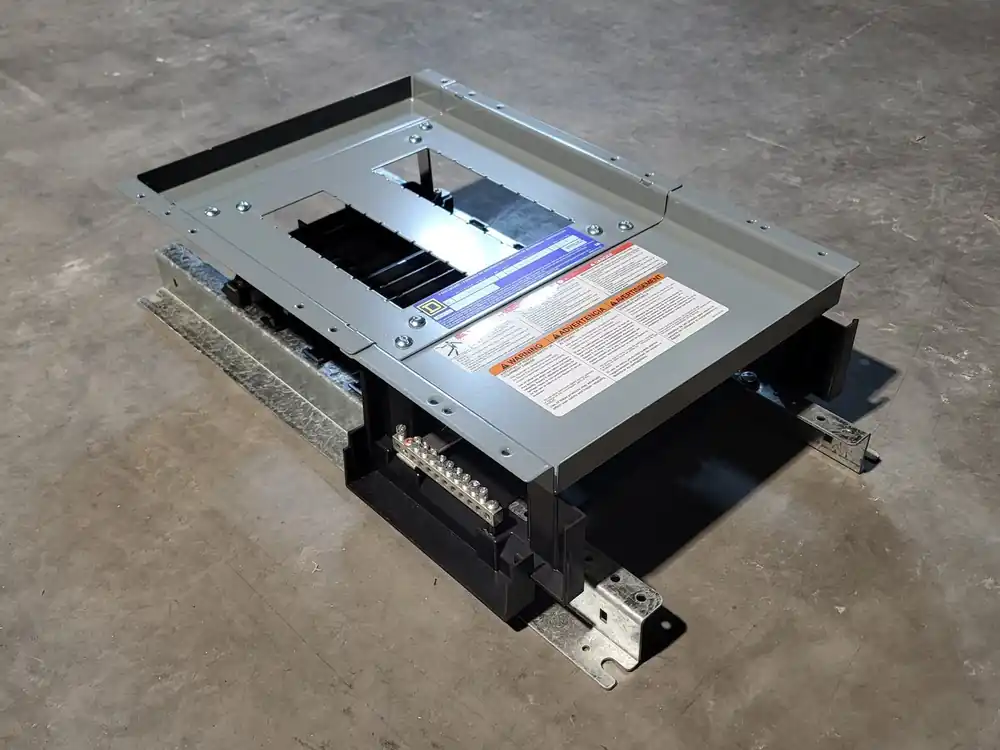 NQ18L1C Panelboard 100A, 240V, 18-Circuit Power Distribution