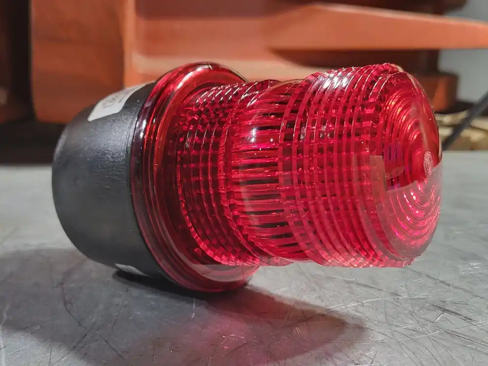 Low Profile Strobe Light LP3P-012-048R