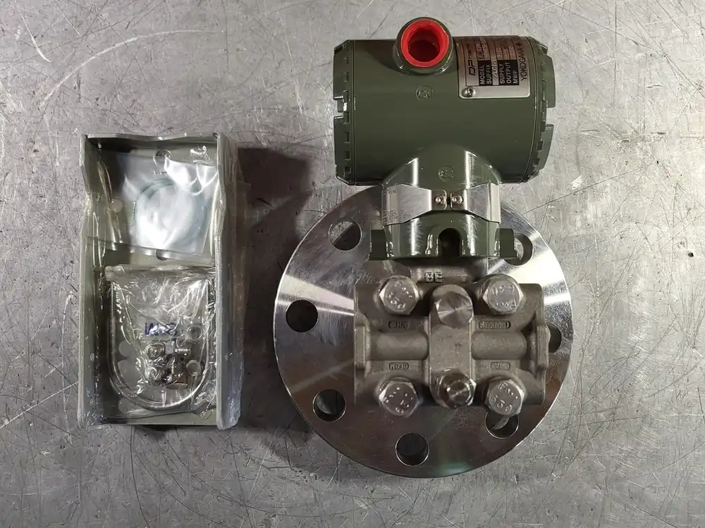 Differential Pressure Transmitter EJA110A w/ 8-1/4" Flange Mount