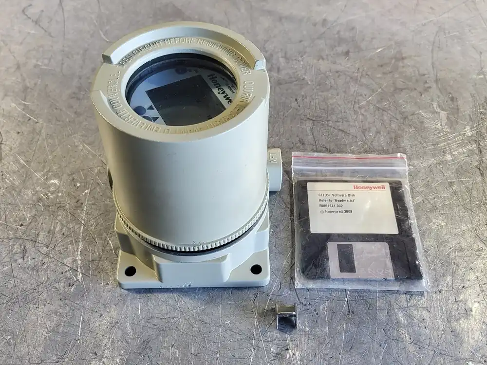 Scrap - STT3000 Temperature Transmitter STT35F-0-EPFM-0000-00000EF-3DC-00002J
