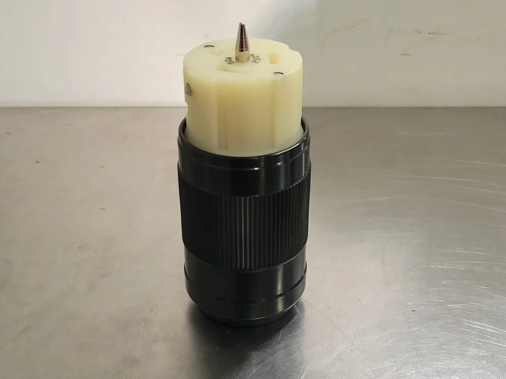 50A 250V Locking Connector CS8264N