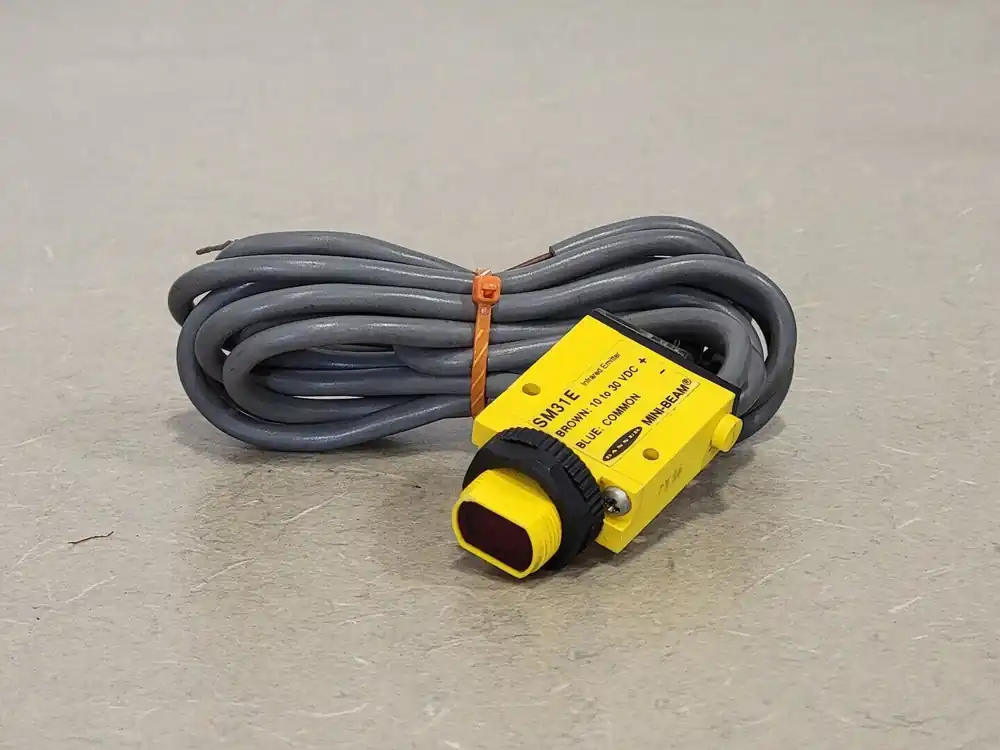 Mini-Beam Infrared Emitter SM31E 10-30 VDC