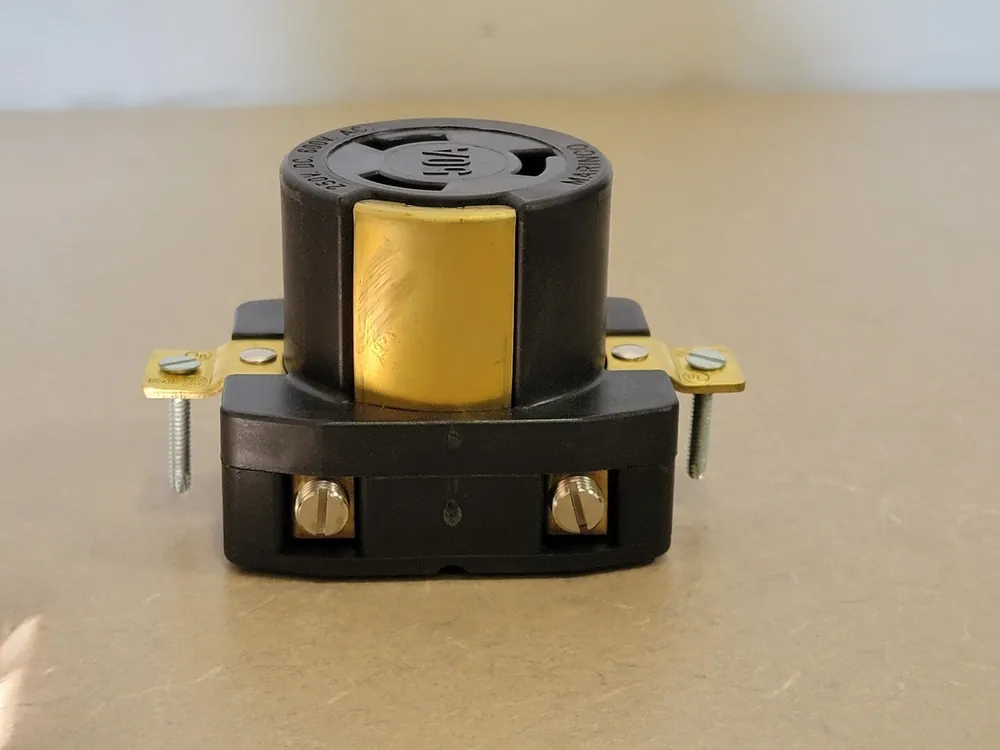 50A 250VDC/600VAC Locking Receptacle 3771