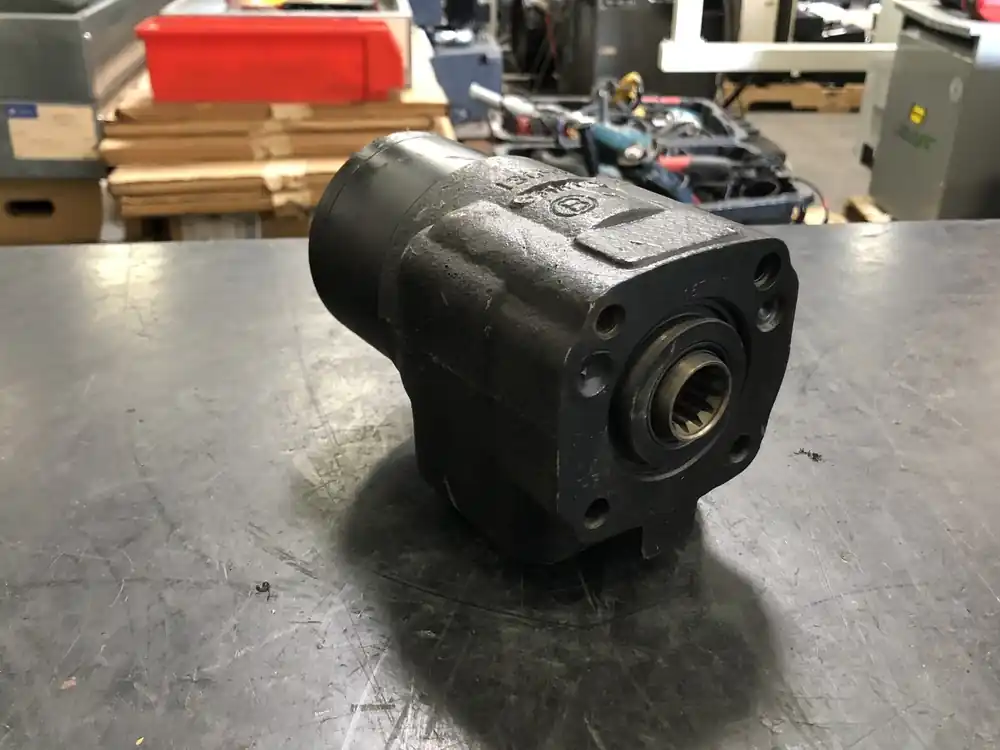 Char-Lynn Hydraulic Steering Control Unit 262-1181-002