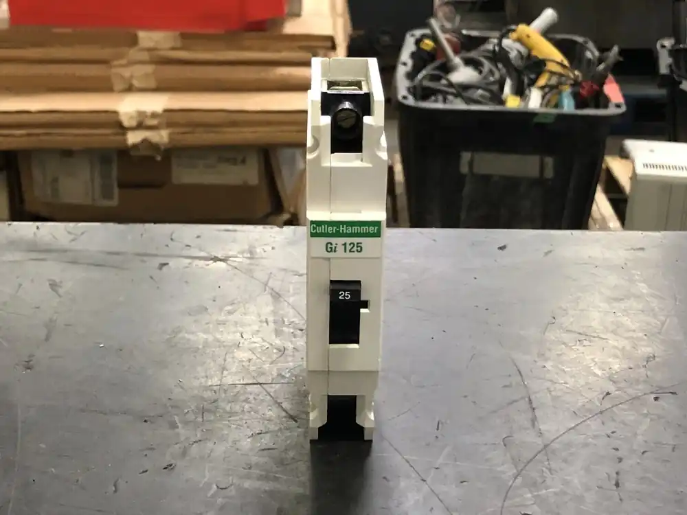 25 Amp, 1 Pole, 240 volts Circuit Breaker GI1025