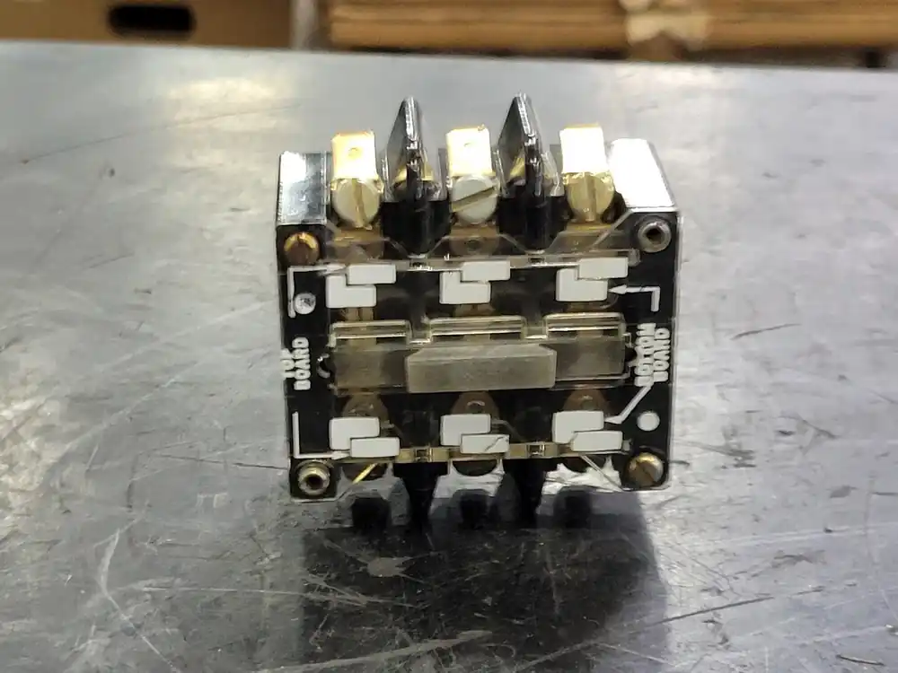 600 Volts Contact Block 46ZBE12