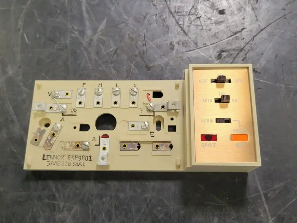 Sub-Base Thermostat 65F9801