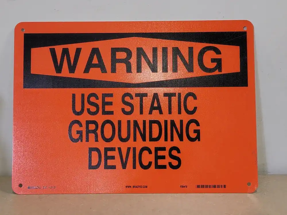 B-555 Warning Use Static Grounding Device 41131
