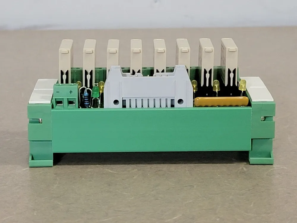 Active Module 2962900 UM45-8RM/MR-G24/1/PLC