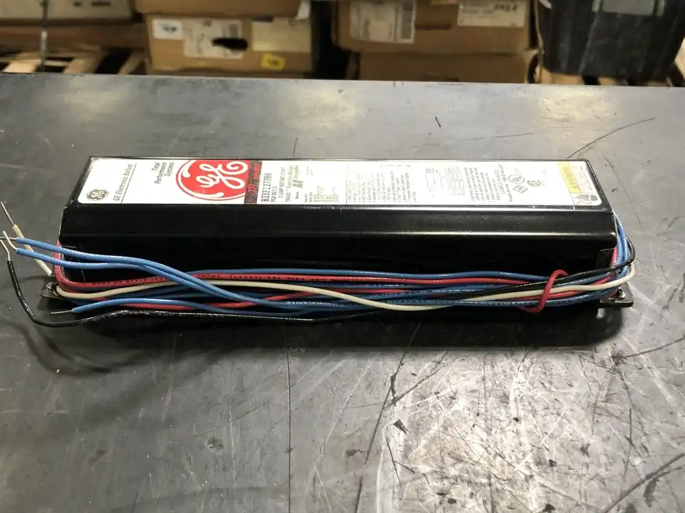 277 Volts 3 Lamps Fluorescent Electronic Ballast B332I277RH