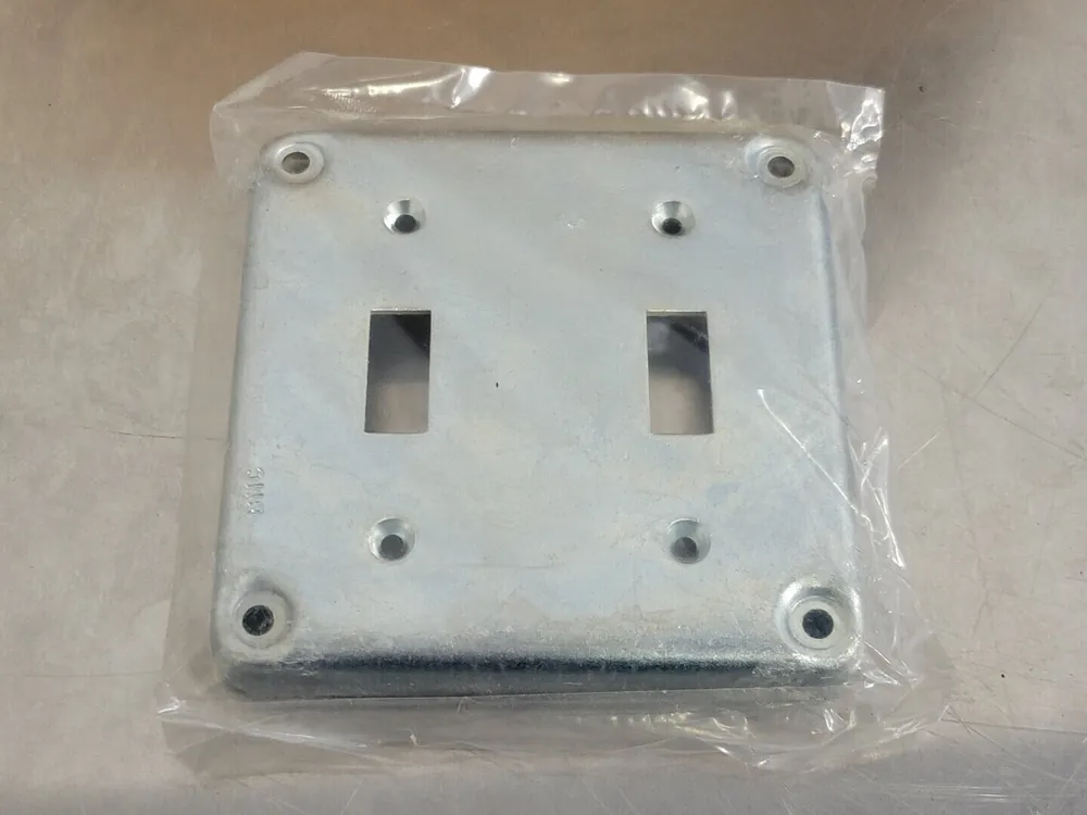 4" Square Surface Covers, 1/2" Raised 456 (Box of 25)