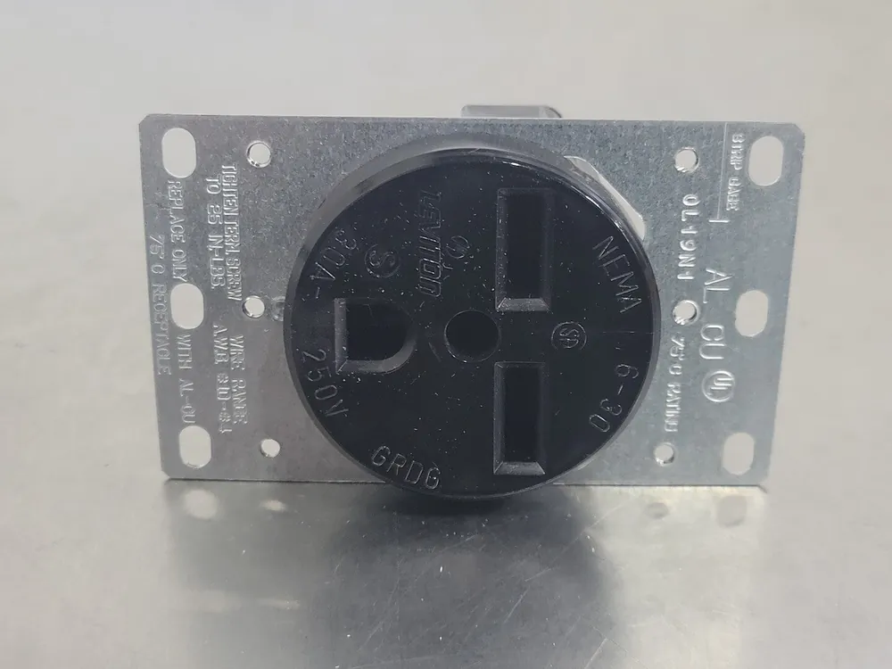30 Amp, 250 Volts Power Outlet 5372