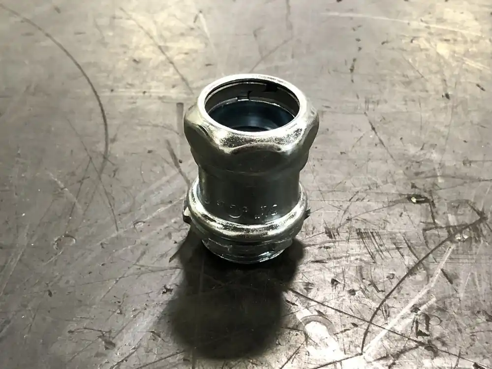 3/4" Compression Type EMT Connector 7075S (Box of 9)