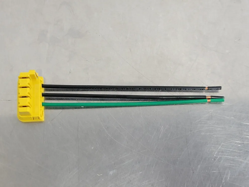 Plugtail Single-Pole Right Angle Switch Connector PTS6-SOL3 (Box of 25)
