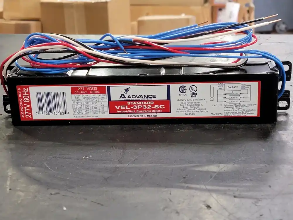 277 Volts 3 Lamps Electronic Ballast VEL-3P32-SC
