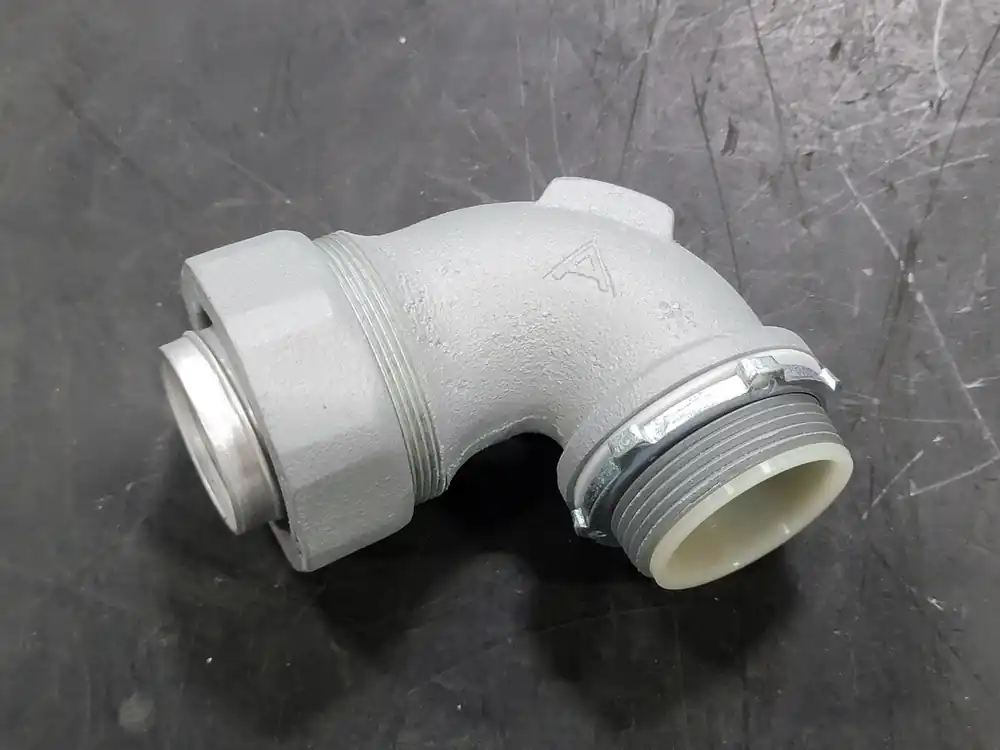 1-1/2" 90 Deg Liquid Tight Connector STB-90150 (Box of 2)