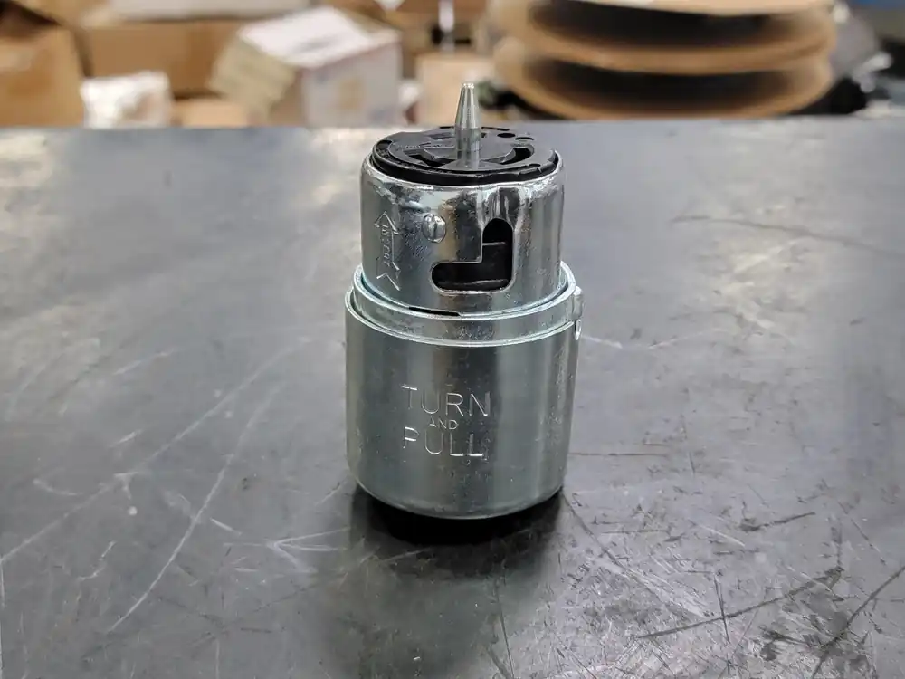 50 Amp 125 Volts Hart Lock Connector Non-NEMA CS6360