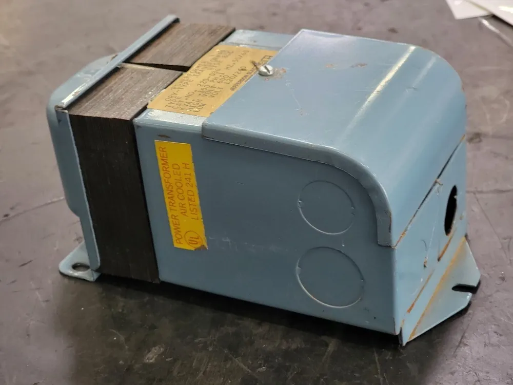 0.15 kVA Transformer, 600 Pri. Volts, 120/240 Sec. Volts 220-036
