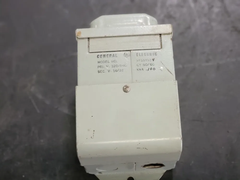 0.100 kVA Transformer, 120/240 Pri. Volts, 16/32 Sec. Volts 9T51Y124