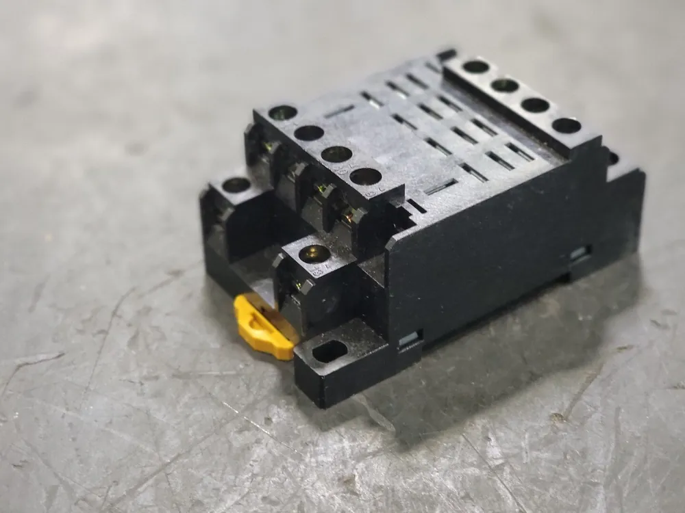 14-Pin Relay Socket D7PA4