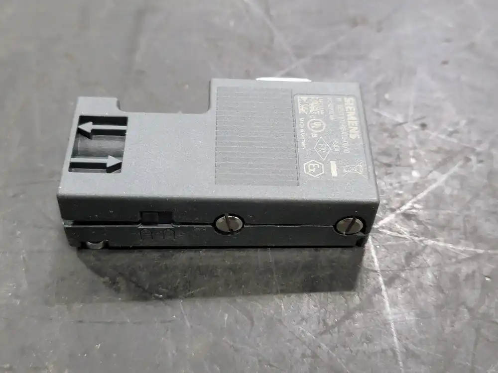 SIMATIC PROFIBUS Bus connector 6ES7972-0BA12-0XA0