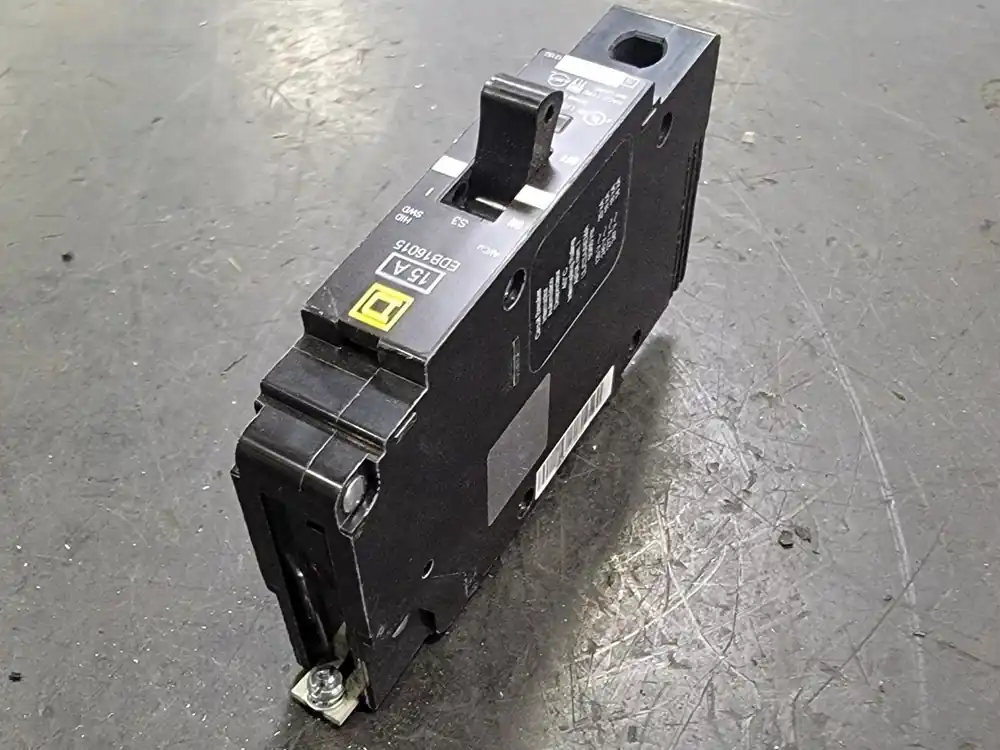 15 Amp, 1 Pole, 347 volts Circuit Breaker EDB16015