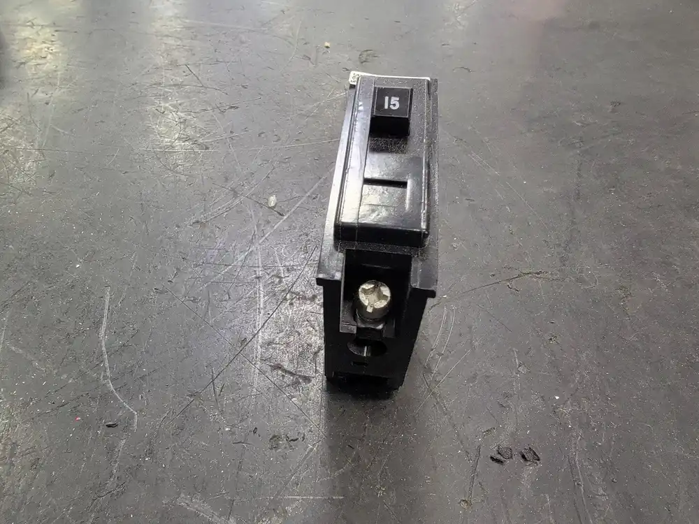15 Amp, 1 Pole Circuit, 120/240 volts Breaker BA115 (Box of 82 pcs)