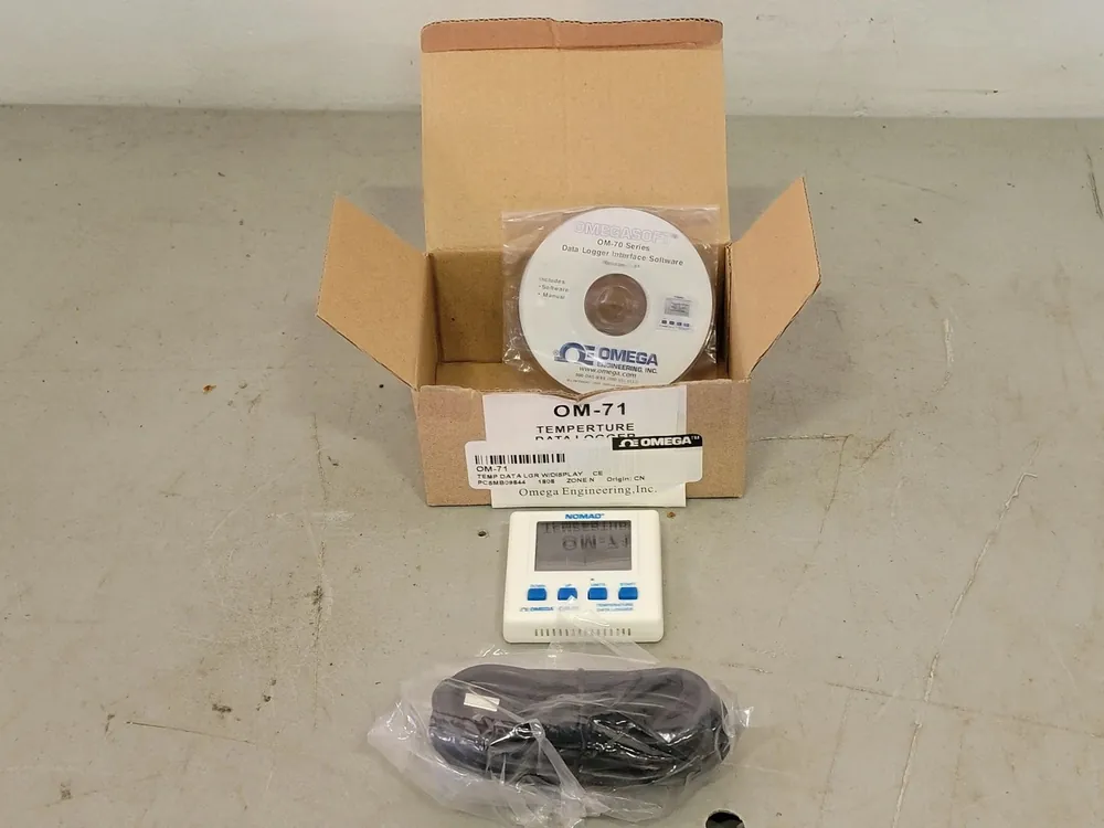 OM-71 Temperature Data Logger w/ Display