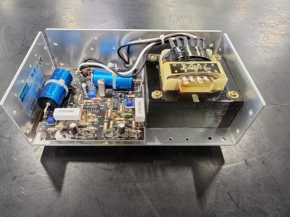 3 Amp, 15 VDC Linear DC Power Supply SLD-15-3030-15T