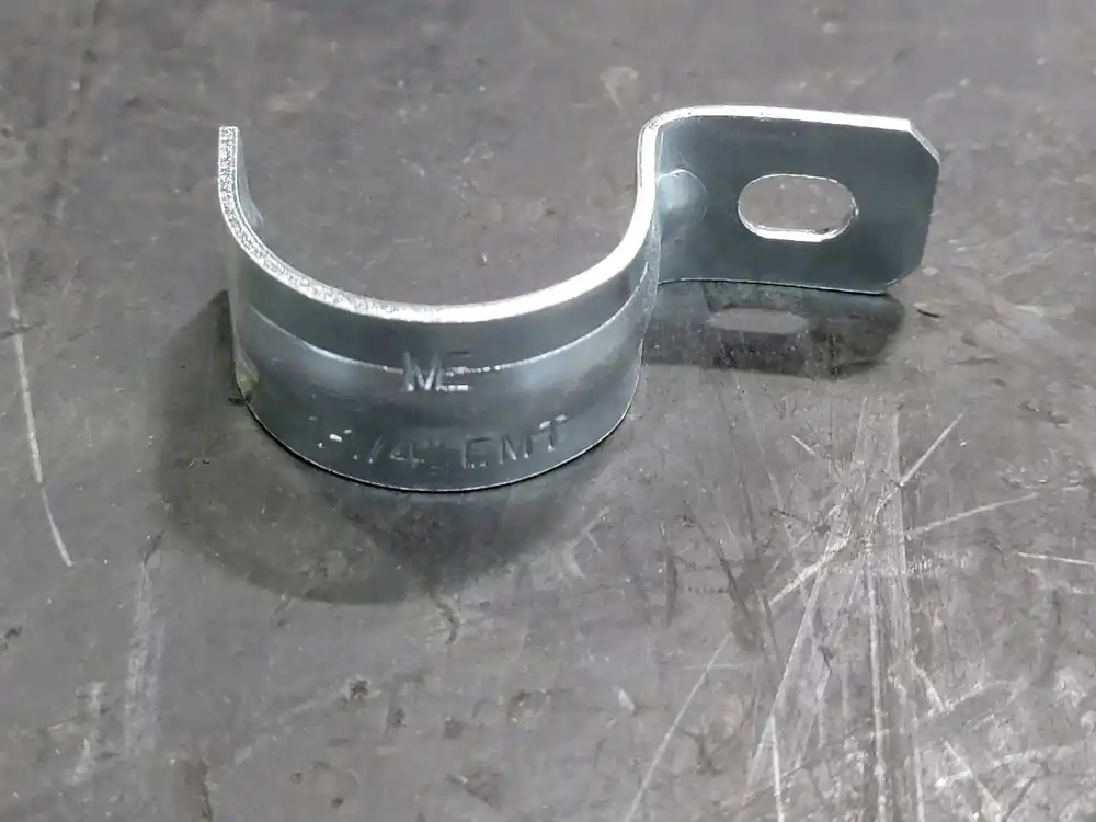 1-1/4" EMT One Hole Conduit Strap Snap on Type 514 (Box of 18)